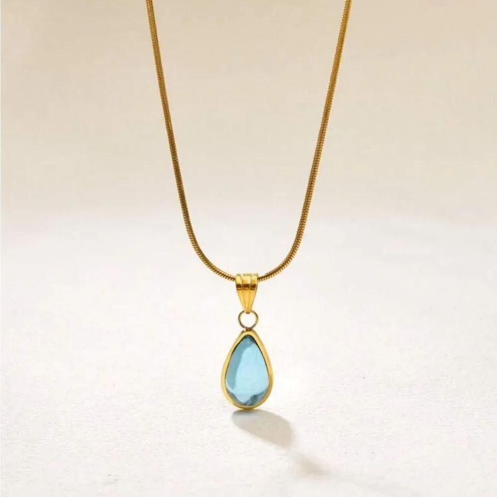 Teardrop Pendant Necklace M1333